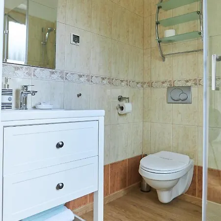 - Kapitanski Zeromskiego * シフィノウイシチェ