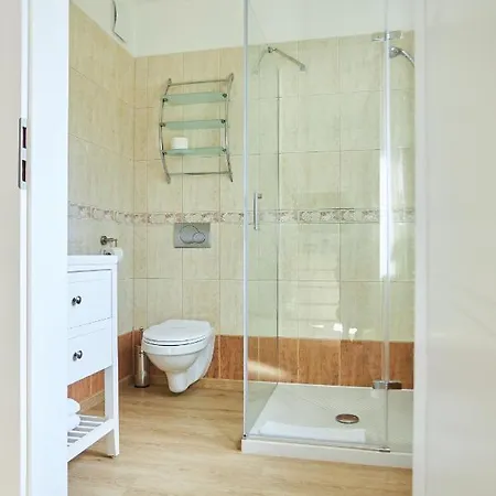 - Kapitanski Zeromskiego アパート シフィノウイシチェ