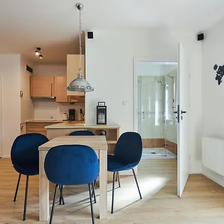 - Kapitanski Zeromskiego